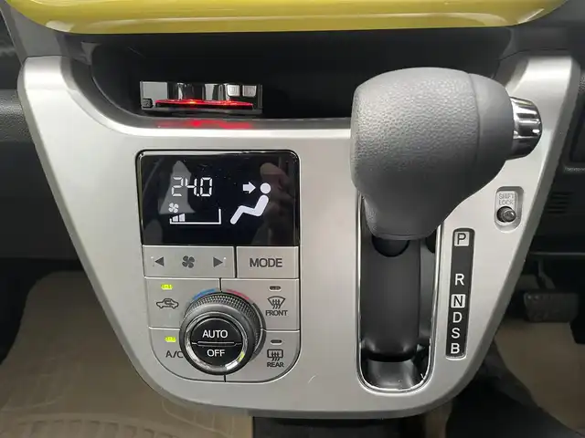 ダイハツ キャスト アクティバ X リミテッド SAⅢ 宮崎県 2019(平31)年 3.8万km 黄 純正ナビゲーション/　AM FM CD DVD TV　BT/バックカメラ/スマートアシスト３/　・衝突軽減ブレーキ/　・レーンキープ/　・オートハイビーム/ドライブレコーダー/シートヒーター/ETC車載器/アイドリングストップ/プッシュスタート/スマートキー/ステアリングスイッチ/スマートキー/プッシュスタート/電動格納ミラー/ヘッドライトレベライザー