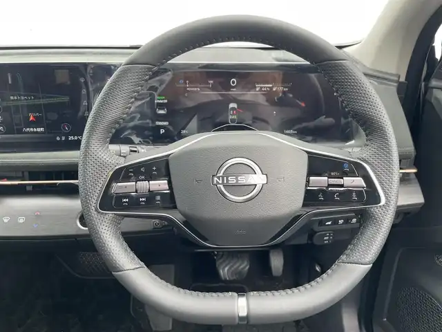 日産 アリア B9 e－4ORCE プレミア 熊本県 2024(令6)年 0.2万km パープル カラーコード：DAP（ミッドナイトパープル）/純正ナビ/・AM/FM/HDMI/BT/・AppleCarPlay/AndroidAuto/・フルセグTV/全周囲カメラ/・フロント/バック/サイド/プロパイロット/衝突防止支援/踏み間違い防止支援/後側方車両検知支援/後側方車両衝突防止支援/車両逸脱警報/車両逸脱防止支援/駐車支援/オートマチックハイビーム/純正革巻きステアリング/・ステアリングスイッチ/レザーシート/・D/N席パワーシート/・D/N席シートヒーター/・全席シートヒーター/オートライト/・LEDライト/・フォグランプ/デジタルインナーミラー/電動アームレスト/サンルーフ/ETC2.0/BOSEプレミアムサウンド/前後ドライブレコーダー/電動格納ミラー/・ウィンカーミラー/e-pedal/置くだけ充電/電動サイドブレーキ/・オートホールドボタン/パワーバックドア/フルエアロ/純正ドアバイザー/純正アルミホイール/純正フロアマット/スマートキー/・スペアキー