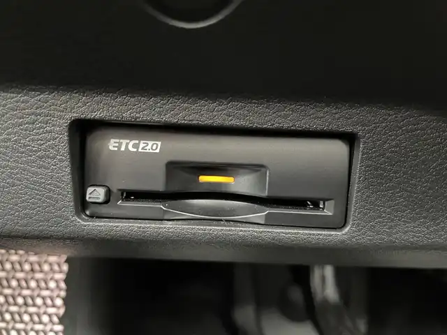 日産 アリア B9 e－4ORCE プレミア 熊本県 2024(令6)年 0.2万km パープル カラーコード：DAP（ミッドナイトパープル）/純正ナビ/・AM/FM/HDMI/BT/・AppleCarPlay/AndroidAuto/・フルセグTV/全周囲カメラ/・フロント/バック/サイド/プロパイロット/衝突防止支援/踏み間違い防止支援/後側方車両検知支援/後側方車両衝突防止支援/車両逸脱警報/車両逸脱防止支援/駐車支援/オートマチックハイビーム/純正革巻きステアリング/・ステアリングスイッチ/レザーシート/・D/N席パワーシート/・D/N席シートヒーター/・全席シートヒーター/オートライト/・LEDライト/・フォグランプ/デジタルインナーミラー/電動アームレスト/サンルーフ/ETC2.0/BOSEプレミアムサウンド/前後ドライブレコーダー/電動格納ミラー/・ウィンカーミラー/e-pedal/置くだけ充電/電動サイドブレーキ/・オートホールドボタン/パワーバックドア/フルエアロ/純正ドアバイザー/純正アルミホイール/純正フロアマット/スマートキー/・スペアキー