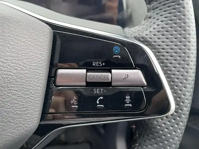日産 アリア B9 e－4ORCE プレミア 熊本県 2024(令6)年 0.2万km パープル カラーコード：DAP（ミッドナイトパープル）/純正ナビ/・AM/FM/HDMI/BT/・AppleCarPlay/AndroidAuto/・フルセグTV/全周囲カメラ/・フロント/バック/サイド/プロパイロット/衝突防止支援/踏み間違い防止支援/後側方車両検知支援/後側方車両衝突防止支援/車両逸脱警報/車両逸脱防止支援/駐車支援/オートマチックハイビーム/純正革巻きステアリング/・ステアリングスイッチ/レザーシート/・D/N席パワーシート/・D/N席シートヒーター/・全席シートヒーター/オートライト/・LEDライト/・フォグランプ/デジタルインナーミラー/電動アームレスト/サンルーフ/ETC2.0/BOSEプレミアムサウンド/前後ドライブレコーダー/電動格納ミラー/・ウィンカーミラー/e-pedal/置くだけ充電/電動サイドブレーキ/・オートホールドボタン/パワーバックドア/フルエアロ/純正ドアバイザー/純正アルミホイール/純正フロアマット/スマートキー/・スペアキー