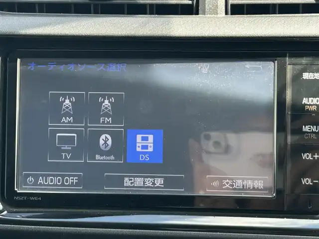 トヨタ アクア G 岡山県 2015(平27)年 5.3万km ブラックマイカ 登録時走行距離52559km/ワンオーナー/純正ナビ/フルセグTV(AM.FM.CD.DVD.TV.BT)/バックカメラ/ビルトインETC/シートヒーター/クルーズコントロール/横滑り防止装置/オートライト/アイドリングストップ/15インチ純正AW/純正フロアマット/プッシュスタート/スマートキー