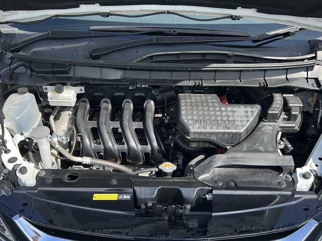 日産 セレナ ハイウェイスターVセレクションⅡ 京都府 2018(平30)年 5.7万km ブリリアントホワイトパール 純正９インチナビ(AM/FM/ワンセグ/SD/CD/DVD/BT)/フリップダウンモニター　/衝突軽減装置　/両側電動スライドドア　/禁煙車　/バックカメラ　/オートＬＥＤヘッドライト　/スマートキー　/ドライブレコーダー　/純正アルミ　/電動格納ミラー　/ＥＴＣ/ドアバイザー/電動パーキング/プッシュスタート/スペアキー×１/電動格納ミラー