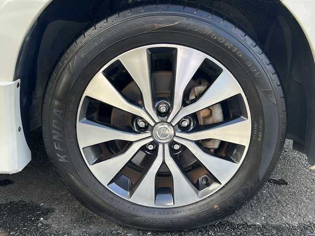 日産 セレナ ハイウェイスターVセレクションⅡ 京都府 2018(平30)年 5.7万km ブリリアントホワイトパール 純正９インチナビ(AM/FM/ワンセグ/SD/CD/DVD/BT)/フリップダウンモニター　/衝突軽減装置　/両側電動スライドドア　/禁煙車　/バックカメラ　/オートＬＥＤヘッドライト　/スマートキー　/ドライブレコーダー　/純正アルミ　/電動格納ミラー　/ＥＴＣ/ドアバイザー/電動パーキング/プッシュスタート/スペアキー×１/電動格納ミラー
