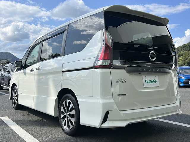 日産 セレナ ハイウェイスターVセレクションⅡ 京都府 2018(平30)年 5.7万km ブリリアントホワイトパール 純正９インチナビ(AM/FM/ワンセグ/SD/CD/DVD/BT)/フリップダウンモニター　/衝突軽減装置　/両側電動スライドドア　/禁煙車　/バックカメラ　/オートＬＥＤヘッドライト　/スマートキー　/ドライブレコーダー　/純正アルミ　/電動格納ミラー　/ＥＴＣ/ドアバイザー/電動パーキング/プッシュスタート/スペアキー×１/電動格納ミラー