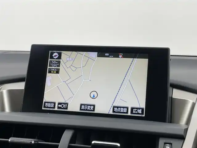 レクサス ＮＸ 200t アーバンスタイル 埼玉県 2017(平29)年 1.3万km ソニックチタニウム メーカーナビ　バックカメラ　赤レザーシート　三眼ＬＥＤ　クルーズコントロール　ビルトインＥＴＣ２．０　シートヒーター　メモリシート　ステアリングヒーター　純正アルミホイール　オートライト　地デジＴＶ