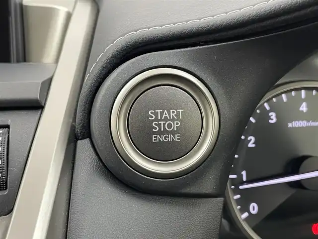 レクサス ＮＸ 200t アーバンスタイル 埼玉県 2017(平29)年 1.3万km ソニックチタニウム メーカーナビ　バックカメラ　赤レザーシート　三眼ＬＥＤ　クルーズコントロール　ビルトインＥＴＣ２．０　シートヒーター　メモリシート　ステアリングヒーター　純正アルミホイール　オートライト　地デジＴＶ