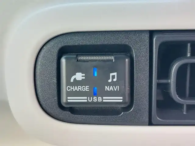 ダイハツ ムーヴ キャンバス ストライプス G ターボ 東京都 2022(令4)年 4.1万km シャイニングホワイトパール/サンドベージュメタリック 純正10インチナビ(NMZN-Z72DS)/【FM/AM/BT/TV/HDMI/SD/USB/ipod/DISC】/バックカメラ/ETC/レーダークルーズコントロール/衝突軽減ブレーキ/横滑り防止/アイドリングストップ/両側電動スライドドア/シートヒーター/コーナーセンサー/LEDヘッドライト/フォグランプ/ホッとカップホルダー/電子パーキング/プッシュスタート/スマートキー/スペアキー×1