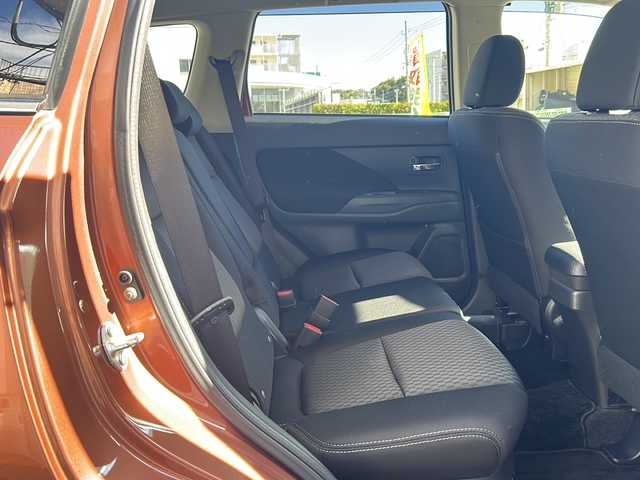 三菱 アウトランダー 24G ナビパッケージ 神奈川県 2014(平26)年 8.3万km カッパーメタリック 4WD/ワンオーナー/純正ナビ(CD/DVD/SD/BT/フルセグTV)/バック・サイドカメラ/ロックフォードサウンドシステム/衝突被害軽減ブレーキ/レーンキープアシスト/横滑り防止装置/アイドリングストップ/レーダークルーズコントロール/パドルシフト/ルーフレール/パワーバックドア/ETC/純正フロアマット/純正ドアバイザー/ISOFIX/スペアキー×1/保証書/取扱説明書