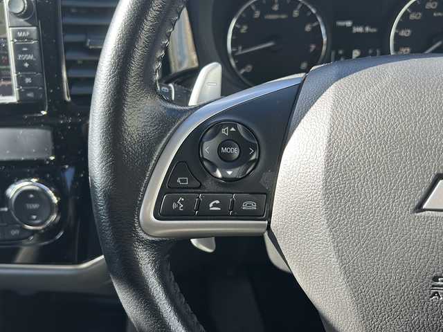 三菱 アウトランダー 24G ナビパッケージ 神奈川県 2014(平26)年 8.3万km カッパーメタリック 4WD/ワンオーナー/純正ナビ(CD/DVD/SD/BT/フルセグTV)/バック・サイドカメラ/ロックフォードサウンドシステム/衝突被害軽減ブレーキ/レーンキープアシスト/横滑り防止装置/アイドリングストップ/レーダークルーズコントロール/パドルシフト/ルーフレール/パワーバックドア/ETC/純正フロアマット/純正ドアバイザー/ISOFIX/スペアキー×1/保証書/取扱説明書