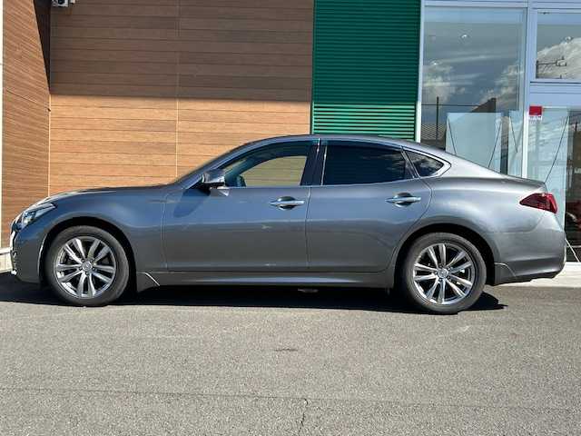 日産 フーガ 370GT 静岡県 2015(平27)年 5.3万km ダークメタルグレー 純正SDナビ/(AM/FM/CD/DVD/TV//Bluetooth)/衝突被害軽減ブレーキ/レーンキープアシスト/後側方衝突防止支援システム/ETC/レザーシート/パワーシート/BSM/シートヒーター/エアシート/純正ドライブレコーダー/メモリーシート/フルセグTV/全方位／バックカメラ/レーダークルーズコントロール/LEDライト/オートライト/スマートキー/スペアキー/プッシュスタート/純正アルミホイール18インチ/電格ミラー/純正フロアマット