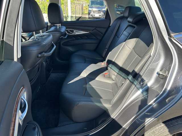 日産 フーガ 370GT 静岡県 2015(平27)年 5.3万km ダークメタルグレー 純正SDナビ/(AM/FM/CD/DVD/TV//Bluetooth)/衝突被害軽減ブレーキ/レーンキープアシスト/後側方衝突防止支援システム/ETC/レザーシート/パワーシート/BSM/シートヒーター/エアシート/純正ドライブレコーダー/メモリーシート/フルセグTV/全方位／バックカメラ/レーダークルーズコントロール/LEDライト/オートライト/スマートキー/スペアキー/プッシュスタート/純正アルミホイール18インチ/電格ミラー/純正フロアマット