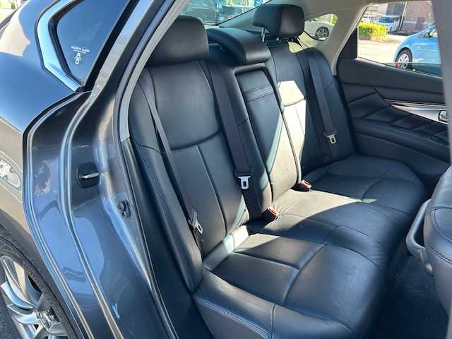 日産 フーガ 370GT 静岡県 2015(平27)年 5.3万km ダークメタルグレー 純正SDナビ/(AM/FM/CD/DVD/TV//Bluetooth)/衝突被害軽減ブレーキ/レーンキープアシスト/後側方衝突防止支援システム/ETC/レザーシート/パワーシート/BSM/シートヒーター/エアシート/純正ドライブレコーダー/メモリーシート/フルセグTV/全方位／バックカメラ/レーダークルーズコントロール/LEDライト/オートライト/スマートキー/スペアキー/プッシュスタート/純正アルミホイール18インチ/電格ミラー/純正フロアマット