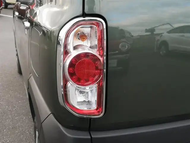 スズキ ハスラー Jスタイル Ⅱ 茨城県 2017(平29)年 5.8万km クールカーキパールメタリック/ホワイト2トーンルーフ 社外ナビ/【iPod・USB・SD・DISC・TV・ラジオ・BT】/シートヒーター/ルーフレール/アイドリングストップ/Bカメラ/ETC/ステリモ/オートライト/Fフォグ/キセノンライト/純正フロアマット/純正アルミホイール/横滑り防止装置/レーンキープアシスト/衝突被害軽減システム