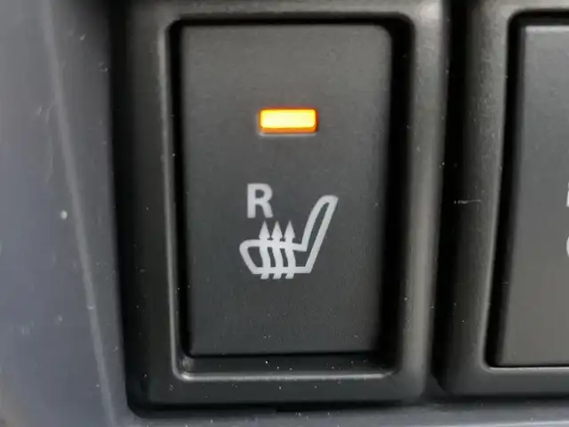 スズキ ハスラー Jスタイル Ⅱ 茨城県 2017(平29)年 5.8万km クールカーキパールメタリック/ホワイト2トーンルーフ 社外ナビ/【iPod・USB・SD・DISC・TV・ラジオ・BT】/シートヒーター/ルーフレール/アイドリングストップ/Bカメラ/ETC/ステリモ/オートライト/Fフォグ/キセノンライト/純正フロアマット/純正アルミホイール/横滑り防止装置/レーンキープアシスト/衝突被害軽減システム