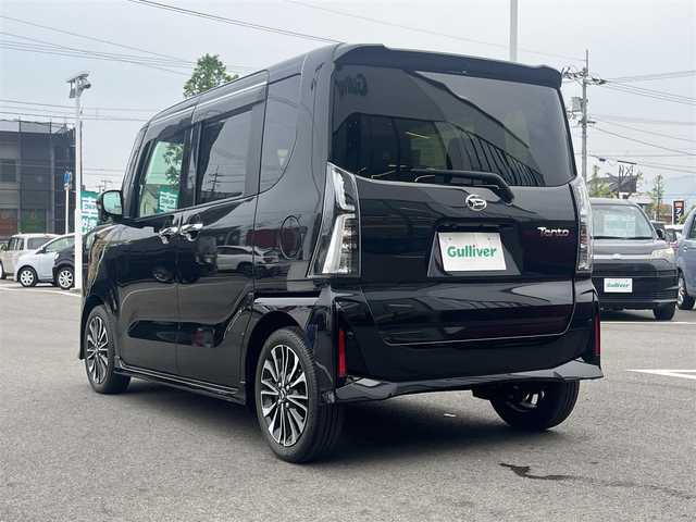 ダイハツ タント カスタム RS 愛媛県 2023(令5)年 1.7万km ブラックマイカメタリック 禁煙車/登録時走行距離：16875km/純正ディスプレイオーディオ（AM/FM/USB/フルセグTV/Bluetooth）/全方位カメラ/バックカメラ/ETC/衝突被害軽減システム/コーナーセンサー/レーンキープアシスト/横滑り防止装置/レーダークルーズコントロール/LEDヘッドライト/オートライト/ハーフレザーシート/前席シートヒーター/両側パワースライドドア/エンジンスタートボタン/スマートキー/純正フロアマット/純正アルミホイール