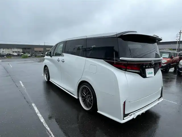 トヨタ ヴェルファイア Z プレミア 茨城県 2024(令6)年 0.8万km プラチナホワイトパールマイカ ワンオーナー/純正ナビ/フルセグ視聴可/Bluetooth接続/ETC2.0/全方位カメラ/ステアリングヒーター/インテリジェンスミラー/パワーシート（D＋N席/後席）/シートヒーター（D＋N席/後席）/エアシート（D＋N席/後席）/フルエアロ/ガラスルーフ/サイドシェイド/nanoEX/盗難防止オーサーアラーム/純正アルミホイール付き
