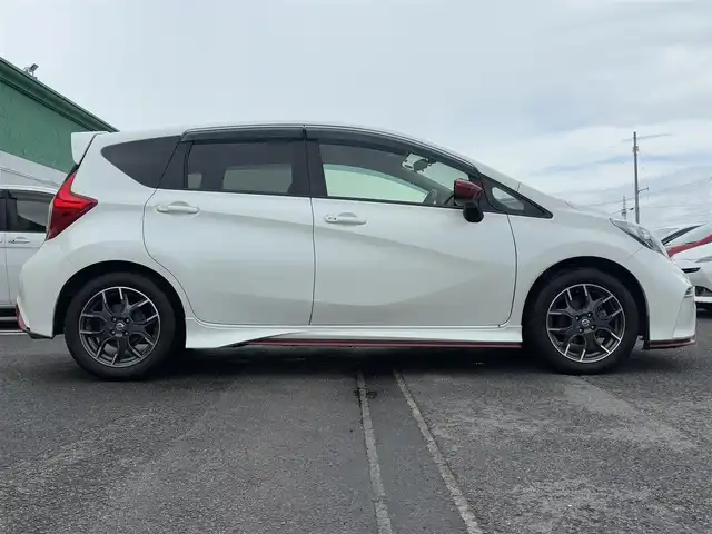 日産 ノート ニスモ 徳島県 2014(平26)年 2.9万km ブリリアントホワイトパール 純正7インチSDナビ　MM114-D/(SD/AM/FM/TV/USB/CD/iPod)/プッシュスタート/ETC/ECOモード/アイドリングストップ/純正フロアマット/純正16インチAW/オートライト/スペアキー/ドアバイザー