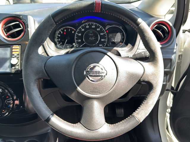 日産 ノート ニスモ 埼玉県 2014(平26)年 2.9万km ブリリアントホワイトパール (株)IDOMが運営する【じしゃロン熊谷店】の自社ローン専用車両になりますこちらは現金またはオートローンご利用時の価格です。自社ローンご希望の方は別途その旨お申付け下さい/純正7インチSDナビ　MM114-D/ CD/DVD/DTV/Bluetooth/USB/AUX/ETC/ECOモード/アイドリングストップ/純正フロアマット/純正16インチAW/純正ドアバイザー/プッシュスタート/スペアキー