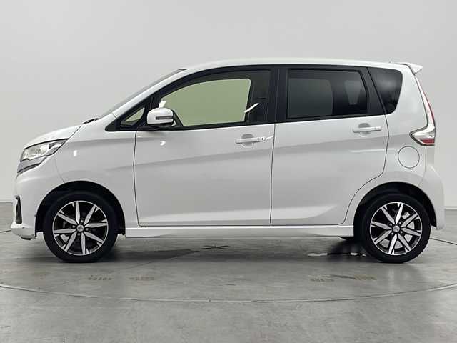 日産 デイズ ハイウェイスターG ターボ 群馬県 2018(平30)年 1.9万km ホワイトパール 純正ナビ　全周囲カメラ　衝突被害軽減ブレーキ　レーンアシスト　クルーズコントロール　キセノンヘッドライト　オートマチックハイビーム　アイドリングストップ　横滑り防止装置　ＥＴＣ　ドラレコ　禁煙車