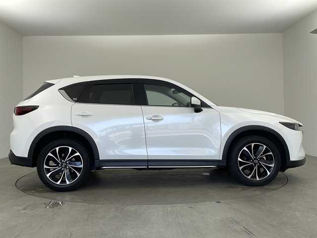 マツダ ＣＸ－５ 25S Lパッケージ 兵庫県 2023(令5)年 2万km スノーフレイクホワイトパールマイカ ・純正ナビ&TV&BT&USB&スマートフォン連携/・全方位カメラ/・ETC/・純正前後ドライブレコーダー/・レーダークルーズコントロール/・i-ACTIVSENSE/・レーンキープアシスト/・車線逸脱警報/・前後コーナーセンサー/・HUD/・BSM/・衝突軽減ブレーキ/・LEDオートライト/・オートマチックハイビーム/・パワーバックドア/・パドルシフト/・レザーシート/・シートヒーター/・パワーシート/・メモリーシート/・ステアリングヒーター/・純正19インチアルミホイール/・純正フロアマット/・電動パーキングブレーキ/・ブレーキホールド/・スマートキー/・プッシュスタート/・防眩ミラー