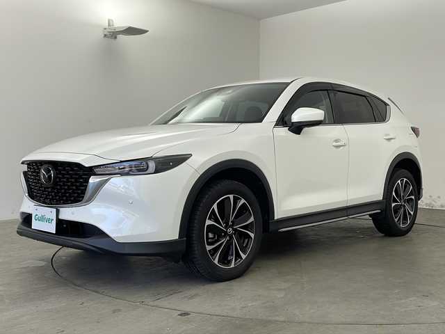 マツダ ＣＸ－５ 25S Lパッケージ 兵庫県 2023(令5)年 2万km スノーフレイクホワイトパールマイカ ・純正ナビ&TV&BT&USB&スマートフォン連携/・全方位カメラ/・ETC/・純正前後ドライブレコーダー/・レーダークルーズコントロール/・i-ACTIVSENSE/・レーンキープアシスト/・車線逸脱警報/・前後コーナーセンサー/・HUD/・BSM/・衝突軽減ブレーキ/・LEDオートライト/・オートマチックハイビーム/・パワーバックドア/・パドルシフト/・レザーシート/・シートヒーター/・パワーシート/・メモリーシート/・ステアリングヒーター/・純正19インチアルミホイール/・純正フロアマット/・電動パーキングブレーキ/・ブレーキホールド/・スマートキー/・プッシュスタート/・防眩ミラー