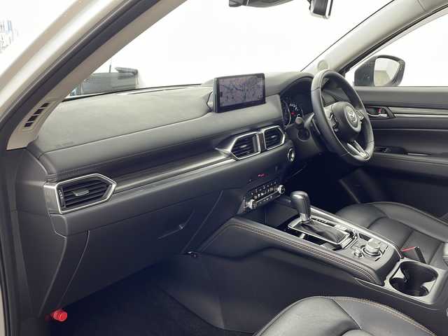 マツダ ＣＸ－５ 25S Lパッケージ 兵庫県 2023(令5)年 2万km スノーフレイクホワイトパールマイカ ・純正ナビ&TV&BT&USB&スマートフォン連携/・全方位カメラ/・ETC/・純正前後ドライブレコーダー/・レーダークルーズコントロール/・i-ACTIVSENSE/・レーンキープアシスト/・車線逸脱警報/・前後コーナーセンサー/・HUD/・BSM/・衝突軽減ブレーキ/・LEDオートライト/・オートマチックハイビーム/・パワーバックドア/・パドルシフト/・レザーシート/・シートヒーター/・パワーシート/・メモリーシート/・ステアリングヒーター/・純正19インチアルミホイール/・純正フロアマット/・電動パーキングブレーキ/・ブレーキホールド/・スマートキー/・プッシュスタート/・防眩ミラー