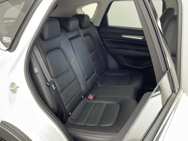 マツダ ＣＸ－５ 25S Lパッケージ 兵庫県 2023(令5)年 2万km スノーフレイクホワイトパールマイカ ・純正ナビ&TV&BT&USB&スマートフォン連携/・全方位カメラ/・ETC/・純正前後ドライブレコーダー/・レーダークルーズコントロール/・i-ACTIVSENSE/・レーンキープアシスト/・車線逸脱警報/・前後コーナーセンサー/・HUD/・BSM/・衝突軽減ブレーキ/・LEDオートライト/・オートマチックハイビーム/・パワーバックドア/・パドルシフト/・レザーシート/・シートヒーター/・パワーシート/・メモリーシート/・ステアリングヒーター/・純正19インチアルミホイール/・純正フロアマット/・電動パーキングブレーキ/・ブレーキホールド/・スマートキー/・プッシュスタート/・防眩ミラー