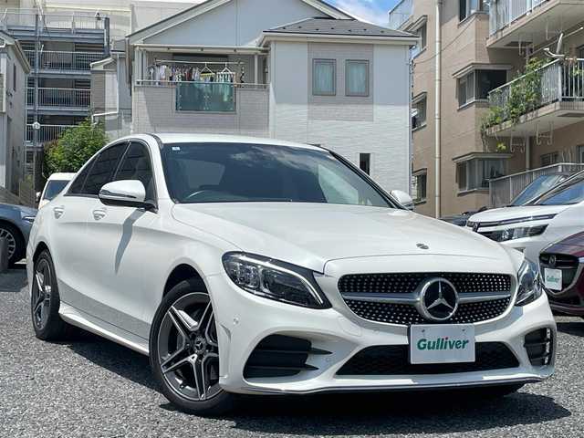 メルセデス・ベンツ Ｃ２２０ｄ ローレウスエディション 埼玉県 2019(令1)年 2.9万km ダイヤモンドホワイト 純正HDDナビTV/バックカメラ/黒レザーシート/前席シートヒーター/前席メモリー付パワーシート/パワートランクリッド/パークトロニック/純正１８インチAW/LEDヘッドライト/ヘッドアップディスプレイ/アクティブクルーズコントロール/アクティブブレーキアシスト/道路標識アシスト/パーキングアシスト/アテンションアシスト/レーンチェンジアシスト/ブラインドスポットアシスト/インテリジェントライトシステム/ロケイターライティング/オートライト/パドルシフト/プッシュスタート/ETC2.0/保証書付整備手帳/取扱説明書