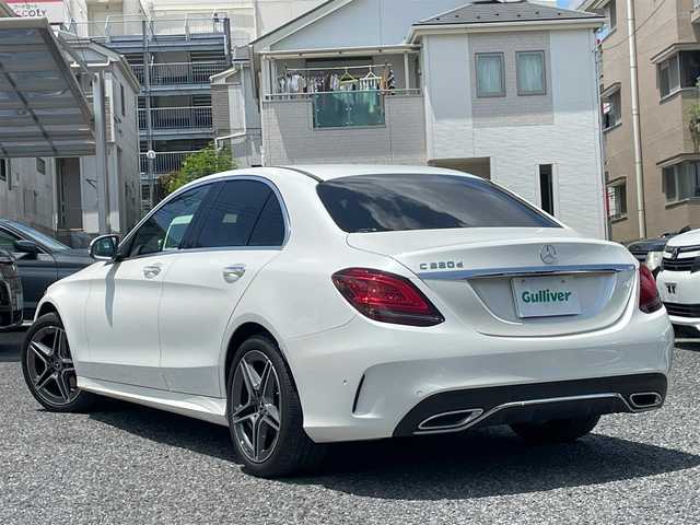 メルセデス・ベンツ Ｃ２２０ｄ ローレウスエディション 埼玉県 2019(令1)年 2.9万km ダイヤモンドホワイト 純正HDDナビTV/バックカメラ/黒レザーシート/前席シートヒーター/前席メモリー付パワーシート/パワートランクリッド/パークトロニック/純正１８インチAW/LEDヘッドライト/ヘッドアップディスプレイ/アクティブクルーズコントロール/アクティブブレーキアシスト/道路標識アシスト/パーキングアシスト/アテンションアシスト/レーンチェンジアシスト/ブラインドスポットアシスト/インテリジェントライトシステム/ロケイターライティング/オートライト/パドルシフト/プッシュスタート/ETC2.0/保証書付整備手帳/取扱説明書