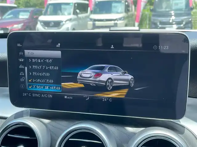 メルセデス・ベンツ Ｃ２２０ｄ ローレウスエディション 埼玉県 2019(令1)年 2.9万km ダイヤモンドホワイト 純正HDDナビTV/バックカメラ/黒レザーシート/前席シートヒーター/前席メモリー付パワーシート/パワートランクリッド/パークトロニック/純正１８インチAW/LEDヘッドライト/ヘッドアップディスプレイ/アクティブクルーズコントロール/アクティブブレーキアシスト/道路標識アシスト/パーキングアシスト/アテンションアシスト/レーンチェンジアシスト/ブラインドスポットアシスト/インテリジェントライトシステム/ロケイターライティング/オートライト/パドルシフト/プッシュスタート/ETC2.0/保証書付整備手帳/取扱説明書