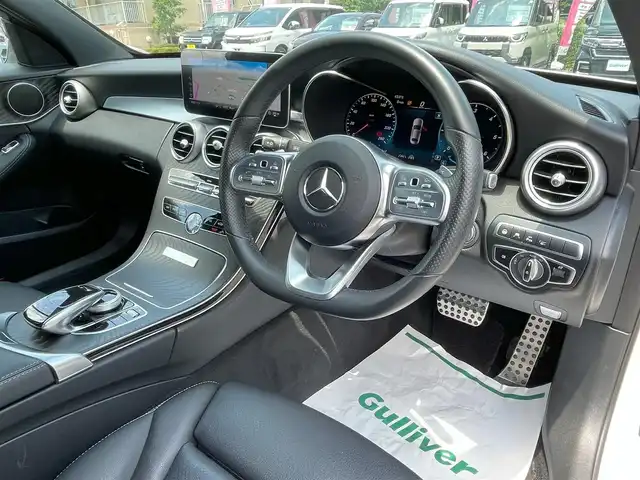 メルセデス・ベンツ Ｃ２２０ｄ ローレウスエディション 埼玉県 2019(令1)年 2.9万km ダイヤモンドホワイト 純正HDDナビTV/バックカメラ/黒レザーシート/前席シートヒーター/前席メモリー付パワーシート/パワートランクリッド/パークトロニック/純正１８インチAW/LEDヘッドライト/ヘッドアップディスプレイ/アクティブクルーズコントロール/アクティブブレーキアシスト/道路標識アシスト/パーキングアシスト/アテンションアシスト/レーンチェンジアシスト/ブラインドスポットアシスト/インテリジェントライトシステム/ロケイターライティング/オートライト/パドルシフト/プッシュスタート/ETC2.0/保証書付整備手帳/取扱説明書