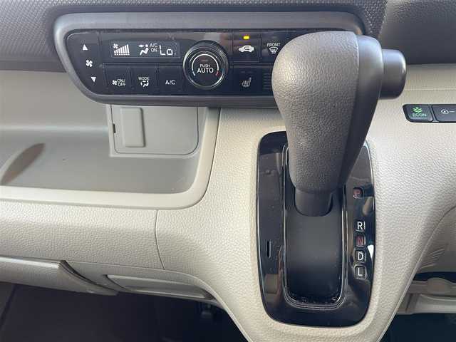 ホンダ Ｎ ＢＯＸ G ホンダセンシング 秋田県 2018(平30)年 9.3万km プレミアムホワイトパールⅡ (株)IDOMが運営する【じしゃロン 秋田店】の自社ローン専用車両になります。こちらは現金またはオートローンご利用時の価格です。自社ローンご希望の方は別途その旨お申付け下さい///////////クルーズコントロール/ドアバイザー/プッシュスタート/ETC/スライドドア/スマートキー/社外オーディオ/シートヒーター