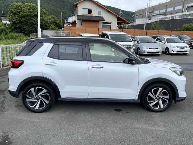 トヨタ ライズ Z 山梨県 2020(令2)年 4.5万km ブラックマイカメタリック/シャイニングホワイトパール 純正ＳＤナビ　/バックカメラ　/フルセグＴＶ　/Ｂｌｕｔｏｏｔｈ　/ＣＤ　/ＵＳＢ　/純正ビルトインＥＴＣ　/ドラレコ　/合皮シートカバー　/前席シートヒーター　/ＡＢＳ　/横滑り防止装置　/レーンキープアシスト　/ＡＡＣ