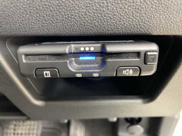 ダイハツ ムーヴ キャンバス X SA Ⅲ 道央・札幌 2021(令3)年 1.6万km パールホワイトⅢ/ナチュラルベージュマイカメタリック 2トーン ・ワンオーナー/・４WD/・社外メモリーナビ KENWOOD〈TV＆CD＆USB＆ipod〉/・バックカメラ/・スマートアシスト/・両側パワースライドドア/・LEDヘッドライト/・ETC/・シガーソケット/・アイドリングストップ/・社外AW付スタッドレスタイヤあり/・スマートキー/・スペアキー/・保証書/・取り扱い説明書