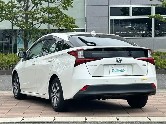 トヨタ プリウス A 福島県 2019(平31)年 3.5万km ホワイトパールクリスタルシャイン 純正ナビ/(AM/FM/SD/DISC)/フルセグTV/Bluetooth/バックカメラ/純正フロアマット/ETC2.0/レーダークルーズコントロール/ヘッドアップディスプレイ/ブラインドスポットモニター/レーンアシスト/運転席パワーシート/コーナーセンサー/横滑り防止機能/パーキングアシスト/純正ドライブレコーダー/ＬＥＤヘッドライト/オートハイビーム/プッシュスタート/スペアキー×１