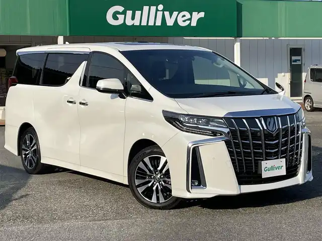 トヨタ アルファード S Cパッケージ 千葉県 2022(令4)年 6.2万km ホワイトパールクリスタルシャイン サンルーフ/黒レザーシート/純正ディスプレイオーディオ/・ナビ/Bluetooth/フルセグTV/純正12.1インチフリップダウンモニター/両後パワースライドドア/パワーバックドア/前席パワーシート/前席シートヒーター/前席シートベンチレーション/トヨタセーフティーセンス/・プリクラッシュセーフティー/・レーンディパーチャーアラート/・パーキングサポートブレーキ/・ロードサインアシスト/アダプティブクルーズコントロール/ステアリングヒーター/スマートキー/前後コーナーセンサー/AC100V100W電源/純正ドライブレコーダー【DRT-H68A】/ビルトインETC/純正18インチアルミホイール/黒木目調パネル/純正LEDヘッドライト/フォグランプ/社外HDMI/サイド＆カーテンエアバッグ/新車時保証書＆取扱説明書