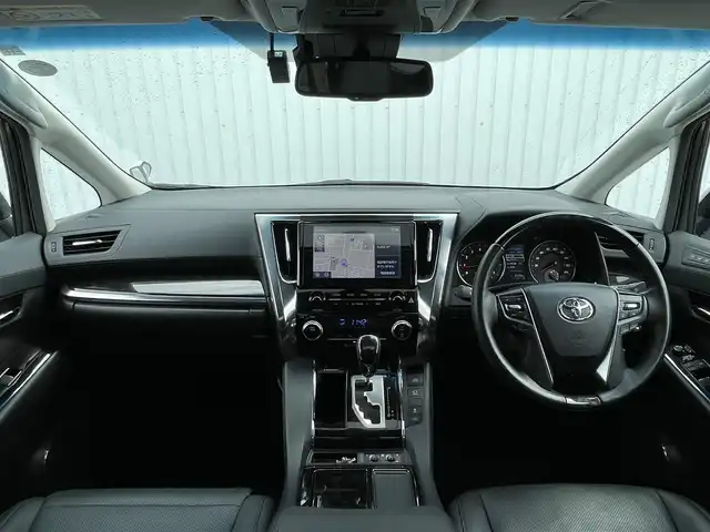 トヨタ アルファード S Cパッケージ 滋賀県 2022(令4)年 6.2万km ホワイトパールクリスタルシャイン 純正ディスプレイオーディオ/(Bluetooth/フルセグ/carplay)/サンルーフ/フリップダウンモニター/トヨタセーフティーセンス/・プリクラッシュセーフティ/・レーダークルーズコントロール/・レーンキープアシスト/・標識認識/・先行車発進告知/・Autoハイビーム/LEDオートライト/レザーシート/パワーシート(D席メモリ付き)/シートヒーター/ベンチレーション/ステアリングヒーター/バックカメラ/両側電動スライドドア/電動リアゲート/電動パーキング/ブレーキホールド/電動格納ミラー/ビルトインETC/USB/スペアキー