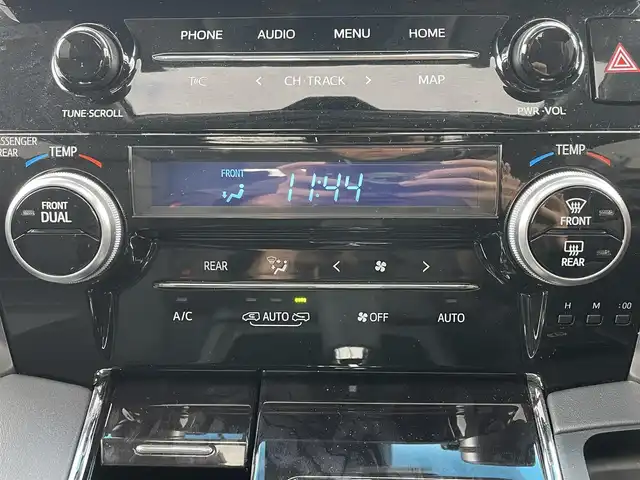 トヨタ アルファード S Cパッケージ 滋賀県 2022(令4)年 6.2万km ホワイトパールクリスタルシャイン 純正ディスプレイオーディオ/(Bluetooth/フルセグ/carplay)/サンルーフ/フリップダウンモニター/トヨタセーフティーセンス/・プリクラッシュセーフティ/・レーダークルーズコントロール/・レーンキープアシスト/・標識認識/・先行車発進告知/・Autoハイビーム/LEDオートライト/レザーシート/パワーシート(D席メモリ付き)/シートヒーター/ベンチレーション/ステアリングヒーター/バックカメラ/両側電動スライドドア/電動リアゲート/電動パーキング/ブレーキホールド/電動格納ミラー/ビルトインETC/USB/スペアキー