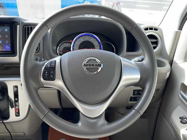 日産 ＮＶ１００クリッパー リオ G 兵庫県 2023(令5)年 3.1万km 緑 ワンオーナー/社外メモリナビ/　Bluetooth/USB/DVD/iPod/AM/FM/両側パワースライドドア/ビルトインETC/バックカメラ/ベンチシート/シートヒーター（D席）/アイドリングストップ/パーキングアシスト/アンチロック・ブレーキ・システム/レーンキープアシスト/前後コーナーセンサー/横滑り防止装置/盗難防止装置/衝突被害軽減システム/パワーステアリング/パワーウィンドウ/純正フロアマット/純正アルミホイール/LEDヘッドライト/エアバッグ（W）/スペアキー（1本）/保証書/取扱説明書