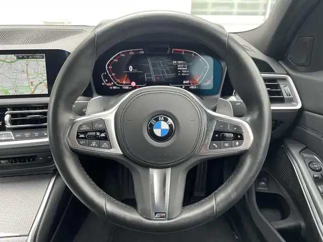 ＢＭＷ ３２０ｉ Mスポーツ 東京都 2020(令2)年 2万km ミネラルグレー 純正ナビ/（BT/FM/AM/Apple CarPlay/Android Auto）/アクティブクルーズコントロール/レーンチェンジアシスト/レーンコントロールアシスト/レーンチェンジウォーニング/オートマチックハイビーム/全方位カメラ/コーナーセンサー/パドルシフト/シートヒーター（D/N）/パワーシート（D/N）/オートホールド/ハーフレザーシート/パワーバックドア/スマートキー/スペアキー/ETC2.0