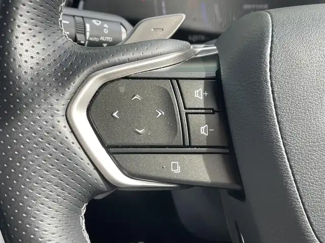 レクサス ＮＸ 350h Fスポーツ 愛知県 2023(令5)年 6.2万km ブレージングカーネリアンコントラストレイヤリング 純正14インチディスプレイオーディオ（ナビ付き）/フルセグTV/Bluetooth/USB接続/全方位カメラ/ETC2.0/本革シート/パワーシート（D/N）/シートヒーター（D/N）/シートベンチレーション（D/N）/ツインムーンルーフ/純正フロアマット/ハンズフリーパワーバックドア/純正20インチアルミホイール/LEDヘッドライト/オートマチックハイビーム/コーナーセンサー/衝突軽減ブレーキ/レーダークルーズコントロール/レーンキープアシスト/純正ドライブレコーダー（前後）/充電用USBポート（3個）/電動パーキングブレーキ/ブレーキホールド/パドルシフト/カードキー