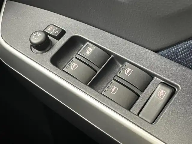 トヨタ ルーミー カスタムG－T 茨城県 2023(令5)年 2.9万km パールホワイトⅢ 純正9型ナビ/バックカメラ/フルセグ/USB/HDMI/衝突被害軽減ブレーキ/車線逸脱抑制装置/レーダークルーズコントロール/オートマチックハイビーム/クリアランスソナー/両側電動スライドドア/ETC/ドラレコ/シートヒーター/純正15インチAW/LEDヘッドライト/スマートキー