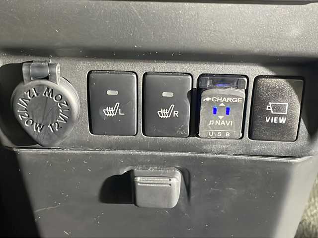 ダイハツ トール カスタムG リミテッド SAⅢ 沖縄県 2019(平31)年 2.8万km ブラックマイカメタリック 禁煙車/県外仕入れ/純正ナビ/【CD/DVD/フルセグTV/BT】/全方位カメラ/ETC/ステアリングリモコン/両側パワースライドドア/衝突被害軽減システム/クルーズコントロール/前後コーナーセンサー/オートマチックハイビーム/LEDヘッドライト/オートライト/スマートキー