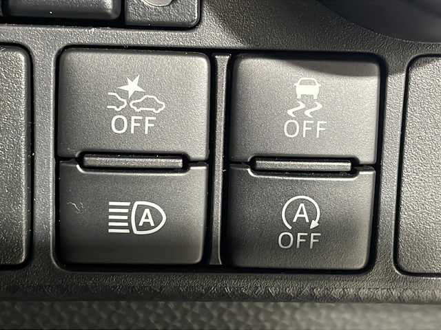 ダイハツ トール カスタムG リミテッド SAⅢ 沖縄県 2019(平31)年 2.8万km ブラックマイカメタリック 禁煙車/県外仕入れ/純正ナビ/【CD/DVD/フルセグTV/BT】/全方位カメラ/ETC/ステアリングリモコン/両側パワースライドドア/衝突被害軽減システム/クルーズコントロール/前後コーナーセンサー/オートマチックハイビーム/LEDヘッドライト/オートライト/スマートキー