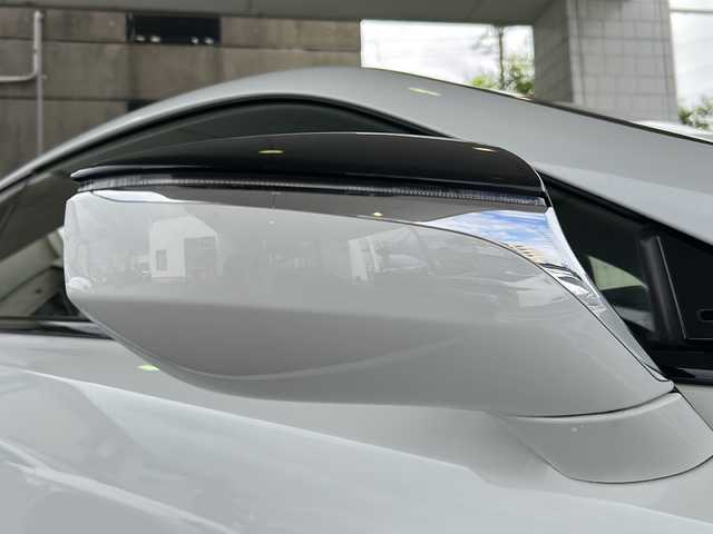 レクサス ＬＣ 500 Lパッケージ 京都府 2017(平29)年 3.6万km ホワイトノーヴァガラスフレーク マークレビンソン　/ムーンルーフ/純正SDナビ/フルセグTV/Bluetooth/CD/DVD再生機能/AUX/Miracast　/白本革/メモリーパワーシート　　/ＨＵＤ　/ＢＳＭ　/禁煙　/バックカメラ　/前後コーナーセンサー　/ＬＥＤヘッドライト/オートライト/オートマチックハイビーム/ウィンカーミラー　/電動格納ミラー/クルコン追従有/レーンキープアシスト/衝突軽減ブレーキ　/パドルシフト　/スマートキー　/純正ドライブレコーダー/Wサイドエアバッグ/カーテンエアバッグ