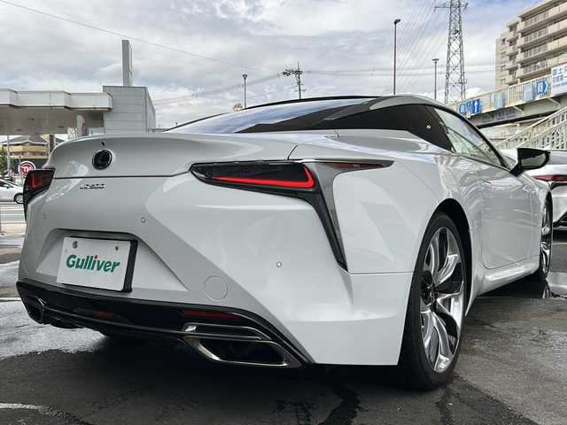 レクサス ＬＣ 500 Lパッケージ 京都府 2017(平29)年 3.6万km ホワイトノーヴァガラスフレーク マークレビンソン　/ムーンルーフ/純正SDナビ/フルセグTV/Bluetooth/CD/DVD再生機能/AUX/Miracast　/白本革/メモリーパワーシート　　/ＨＵＤ　/ＢＳＭ　/禁煙　/バックカメラ　/前後コーナーセンサー　/ＬＥＤヘッドライト/オートライト/オートマチックハイビーム/ウィンカーミラー　/電動格納ミラー/クルコン追従有/レーンキープアシスト/衝突軽減ブレーキ　/パドルシフト　/スマートキー　/純正ドライブレコーダー/Wサイドエアバッグ/カーテンエアバッグ