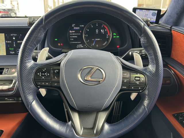 レクサス ＬＣ 500 Lパッケージ 京都府 2017(平29)年 3.6万km ホワイトノーヴァガラスフレーク マークレビンソン　/ムーンルーフ/純正SDナビ/フルセグTV/Bluetooth/CD/DVD再生機能/AUX/Miracast　/白本革/メモリーパワーシート　　/ＨＵＤ　/ＢＳＭ　/禁煙　/バックカメラ　/前後コーナーセンサー　/ＬＥＤヘッドライト/オートライト/オートマチックハイビーム/ウィンカーミラー　/電動格納ミラー/クルコン追従有/レーンキープアシスト/衝突軽減ブレーキ　/パドルシフト　/スマートキー　/純正ドライブレコーダー/Wサイドエアバッグ/カーテンエアバッグ