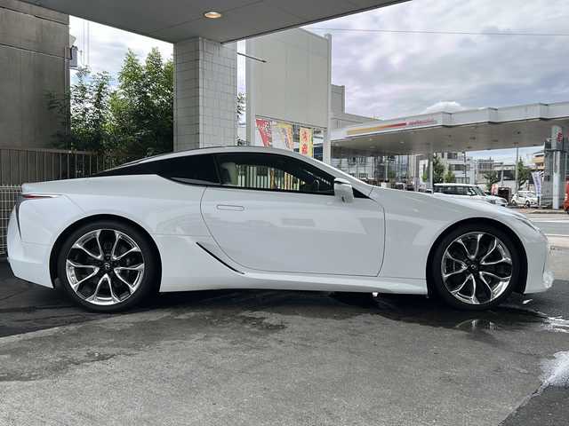 レクサス ＬＣ 500 Lパッケージ 京都府 2017(平29)年 3.6万km ホワイトノーヴァガラスフレーク マークレビンソン　/ムーンルーフ/純正SDナビ/フルセグTV/Bluetooth/CD/DVD再生機能/AUX/Miracast　/白本革/メモリーパワーシート　　/ＨＵＤ　/ＢＳＭ　/禁煙　/バックカメラ　/前後コーナーセンサー　/ＬＥＤヘッドライト/オートライト/オートマチックハイビーム/ウィンカーミラー　/電動格納ミラー/クルコン追従有/レーンキープアシスト/衝突軽減ブレーキ　/パドルシフト　/スマートキー　/純正ドライブレコーダー/Wサイドエアバッグ/カーテンエアバッグ