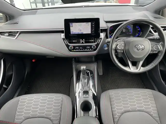 トヨタ カローラ スポーツ ハイブリッドG Z 千葉県 2019(令1)年 3.3万km ホワイトパールクリスタルシャイン 純正7インチナビ/(Bluetooth/フルセグ/CD/DVD)/バックカメラ/衝突被害軽減システム/車線逸脱警報/クルーズコントロール/横滑り防止装置/ETC/ドライブレコーダー/アイドリングストップ/LEDヘッドライト/フォグランプ/オートライト/ウィンカーミラー/電動格納ミラー/純正18インチAW/シートリフター/プッシュスタート/スマートキー/フロアマット/ドアバイザー/スペアキー/取扱説明書/保証書