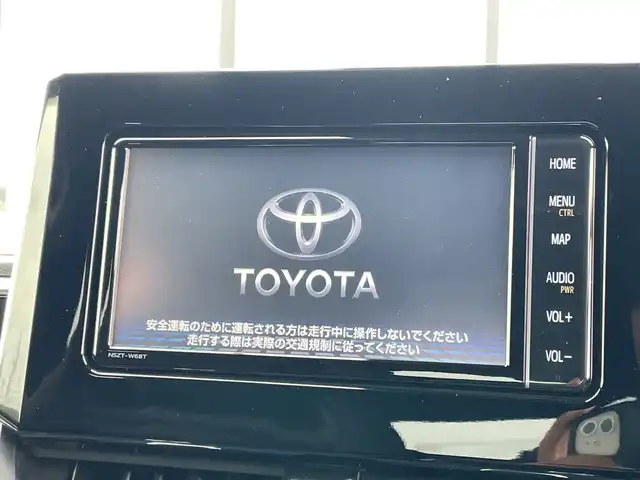 トヨタ カローラ スポーツ ハイブリッドG Z 千葉県 2019(令1)年 3.3万km ホワイトパールクリスタルシャイン 純正7インチナビ/(Bluetooth/フルセグ/CD/DVD)/バックカメラ/衝突被害軽減システム/車線逸脱警報/クルーズコントロール/横滑り防止装置/ETC/ドライブレコーダー/アイドリングストップ/LEDヘッドライト/フォグランプ/オートライト/ウィンカーミラー/電動格納ミラー/純正18インチAW/シートリフター/プッシュスタート/スマートキー/フロアマット/ドアバイザー/スペアキー/取扱説明書/保証書